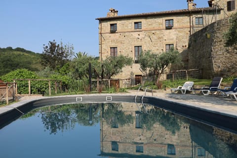 Property building, Garden, Garden view, Pool view, Swimming pool, sunbed