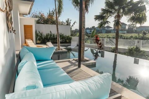 View (from property/room), Balcony/Terrace, Garden view
