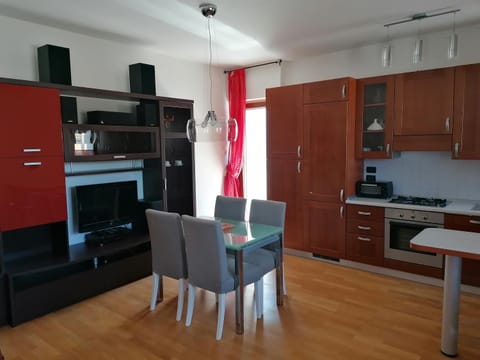 Kitchen or kitchenette, Living room