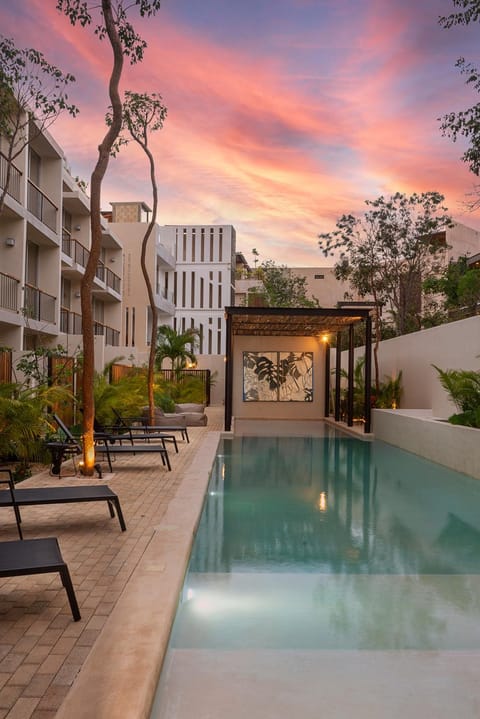Swimming pool