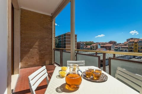 Day, View (from property/room), Balcony/Terrace, Dining area, City view, Parking
