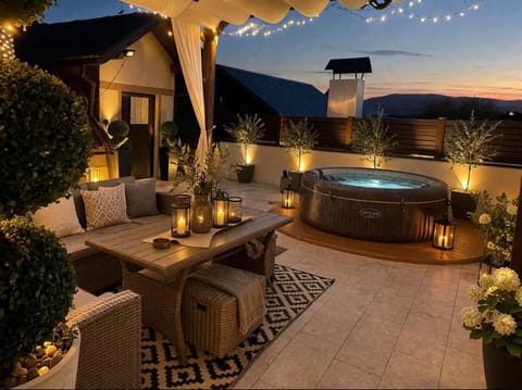 Holiday house "Mimoza" 2 massage pools Villa in Lika-Senj County