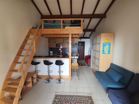 Kitchen or kitchenette, Living room, Seating area