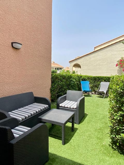Garden, sunbed