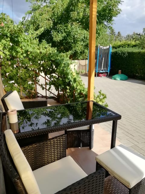 Patio, Seating area