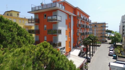 Facade/entrance, Sea view