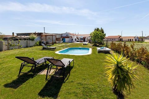 Property building, Garden, Garden view, Pool view, Swimming pool