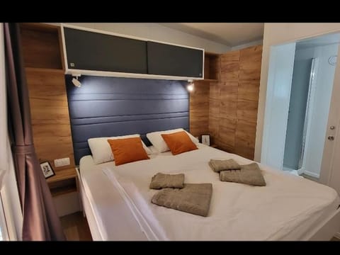 Mobile home JOY Campground/ 
RV Resort in Biograd na Moru