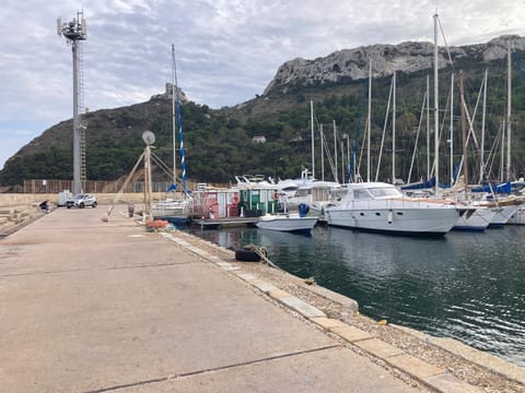House boat R al Poetto 2 pax piu' 1 Docked boat in Cagliari