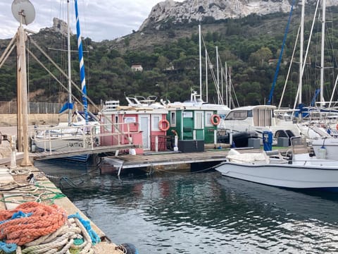 House boat R al Poetto 2 pax piu' 1 Docked boat in Cagliari