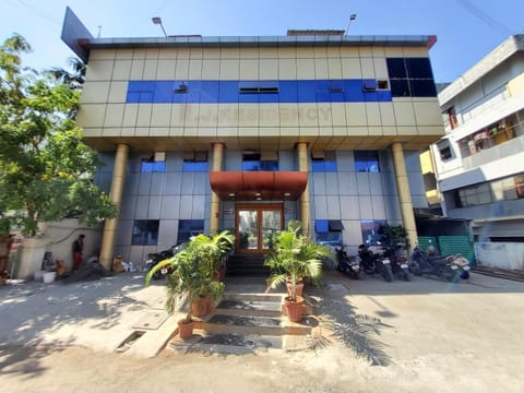 Property building, Facade/entrance, Day
