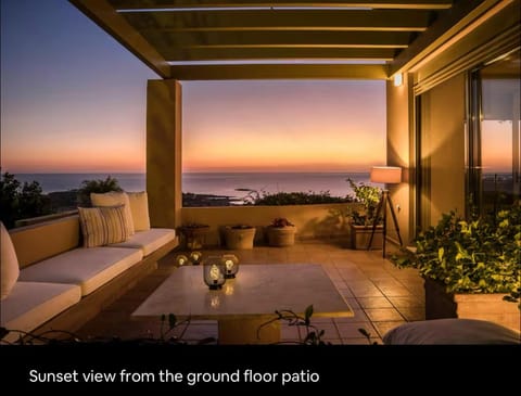 Patio, Natural landscape, View (from property/room), Balcony/Terrace, Seating area, Sea view, Sunset