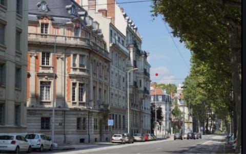 Property building, Location