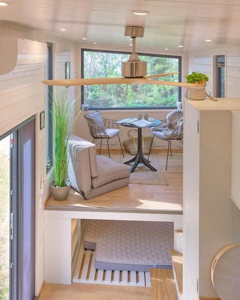 Living room, Photo of the whole room, Seating area