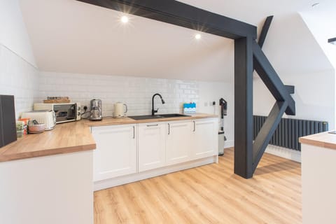 Coffee/tea facilities, Kitchen or kitchenette, dishwasher, minibar, pet friendly, stove, toaster