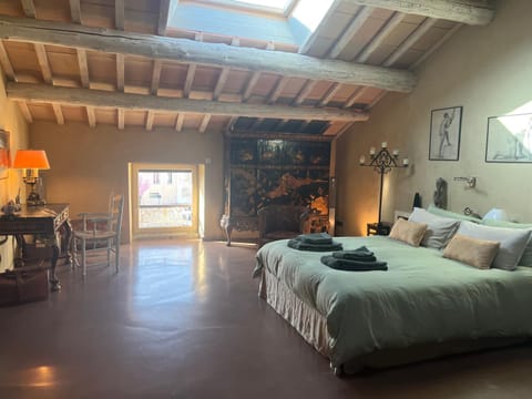 Garden, Cycling, Bedroom, Sunset, Bath, flat iron, storage, toaster, towels, washing machine, dryer, kitchen, elevator, air conditioner