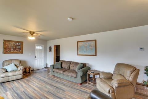 Classic Mountain Home, Half Mi to Main Street House in Lead