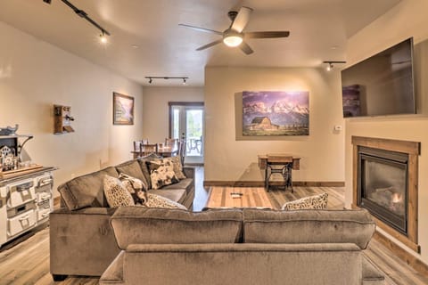 Cozy Columbia Falls Condo with Private Balcony! Apartment in Columbia Falls