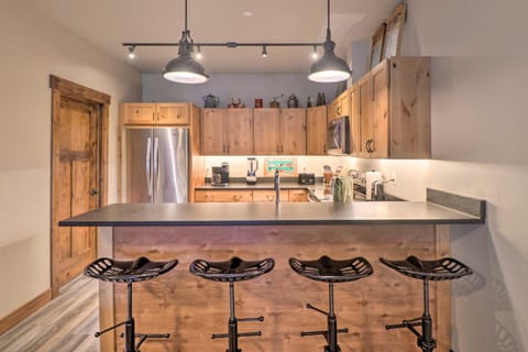 Cozy Columbia Falls Condo with Private Balcony! Apartment in Columbia Falls