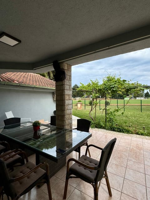 Enna Apartment A Meerblick perfect location Apartment in Premantura