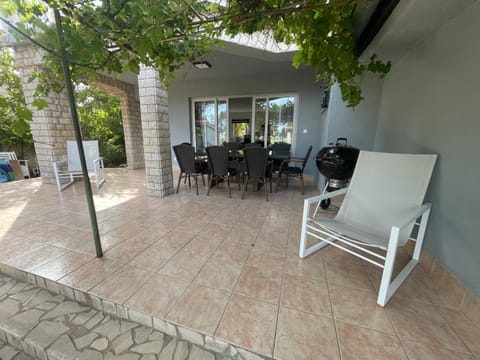 Enna Apartment A Meerblick perfect location Apartment in Premantura