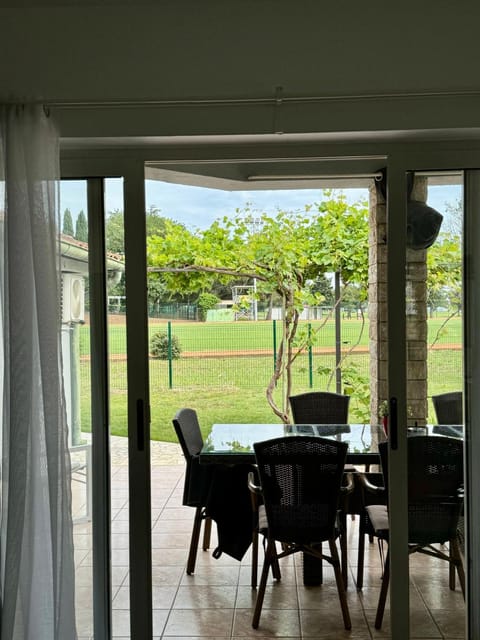 Enna Apartment A Meerblick perfect location Apartment in Premantura