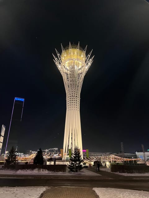 Nearby landmark, Night