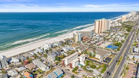 Property building, Nearby landmark, Restaurant/places to eat, Day, People, People, People, Neighbourhood, Activities, Bird's eye view, Billiard, Bowling, Children play ground, Fishing, Game Room, Golfcourse, Karaoke, Minigolf, Nightclub / DJ, Snorkeling, Table tennis, Spa and wellness centre/facilities, Fitness centre/facilities, Other, Beach, Beach, Aqua park, Tennis court, Windsurfing, Canoeing, Hiking, Cycling, Diving, Evening entertainment, Guests, Guests, Guests, City view, Landmark view, Sea view, Area and facilities, Shopping Area, Swimming pool, Sports, Entertainment, Location, children, children, children, young children, young children, young children, older children, older children, older children, group of guests, group of guests, group of guests, Family, Family, Family, Parking, sunbed