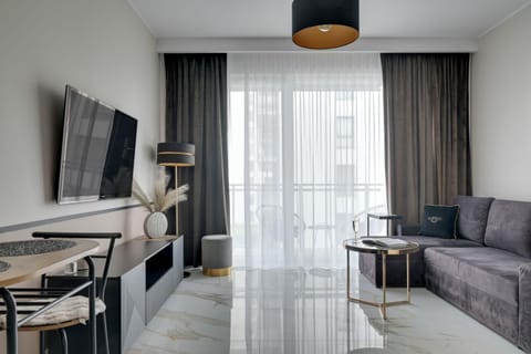 TV and multimedia, Seating area, Evening entertainment