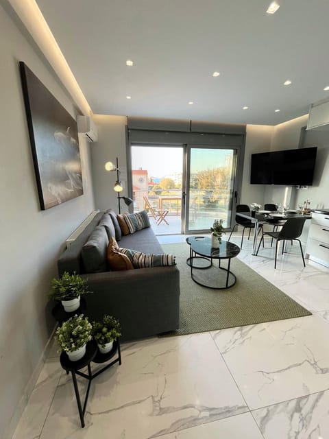 TV and multimedia, Living room, Seating area, Dining area, air conditioner