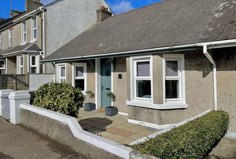 Coach Cottage Portstewart - Central Location NITB House in Portstewart