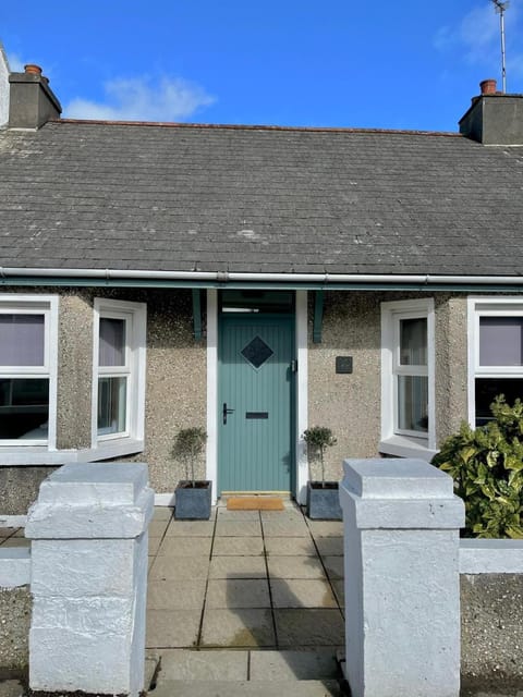Coach Cottage Portstewart - Central Location NITB House in Portstewart