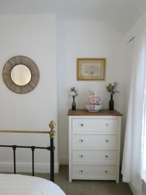 Fern Villa House in Gyffin