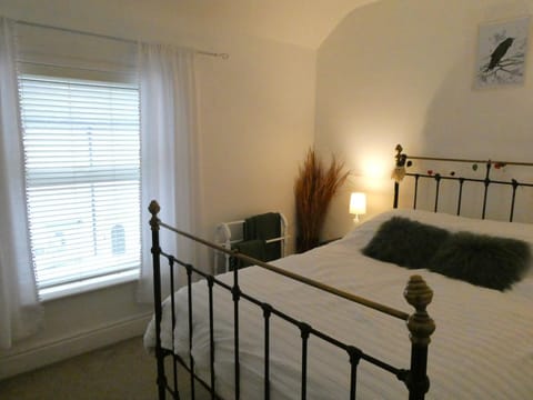 Fern Villa House in Gyffin