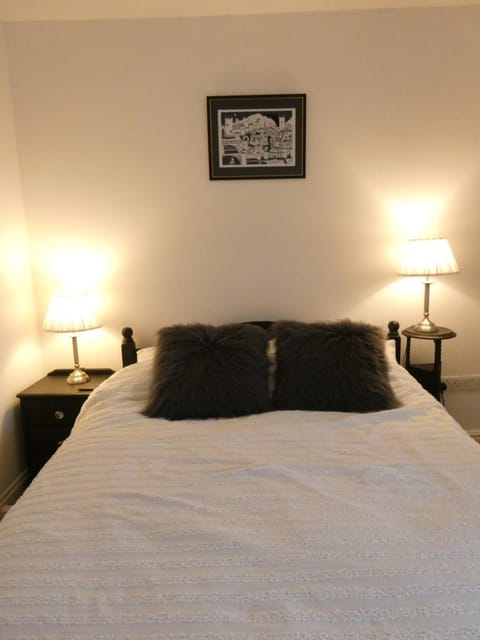 Fern Villa House in Gyffin