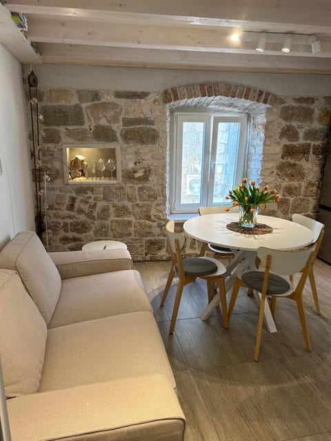 Sea Pearl Apartment in Komiža