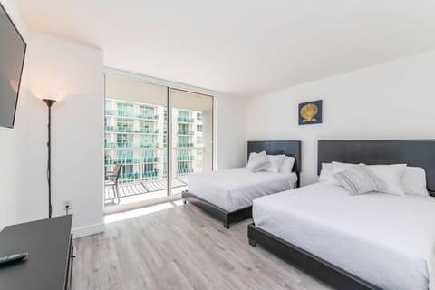 Gorgeous 2BR in the Heart of Brickell, Free Parking Apartment in Brickell