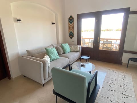 View (from property/room), Balcony/Terrace, Living room, Seating area