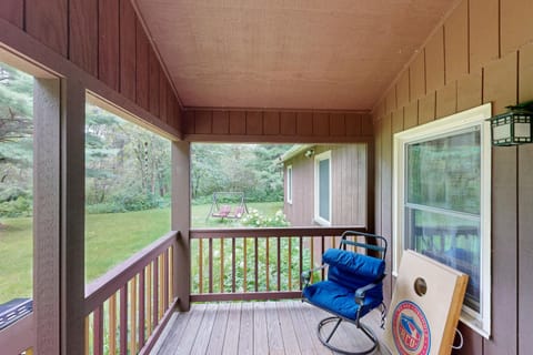 Buck's Crossing House in Petenwell Lake