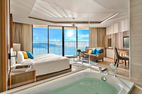 Bed, Bedroom, Sea view, Bath