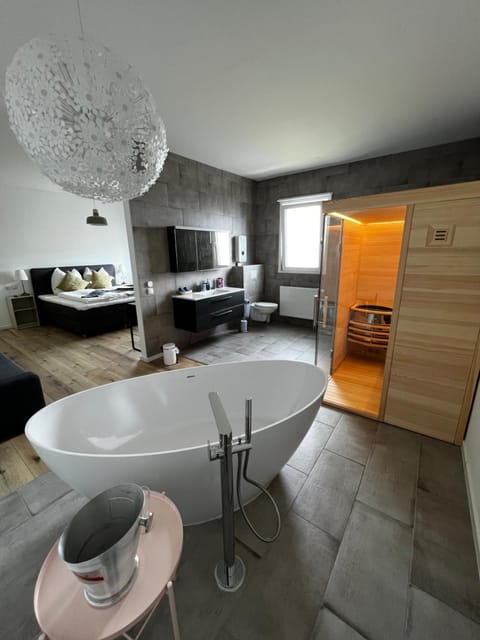 Bed, Sauna, Bathroom, Photo of the whole room, Seating area, Bedroom, Bath