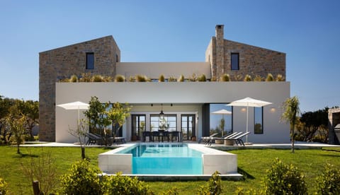 Property building, Patio, Day, Garden, Garden view, Pool view, Swimming pool, sunbed