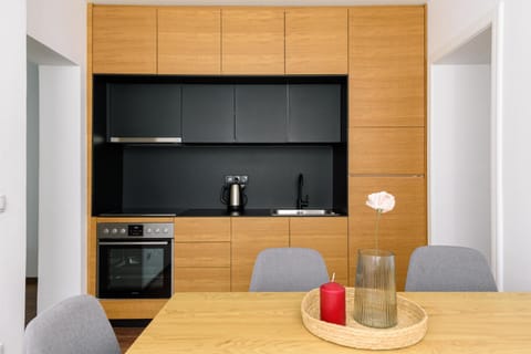 Dining area, kitchen