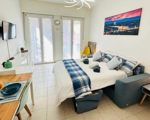Bed, TV and multimedia, Living room, Bedroom