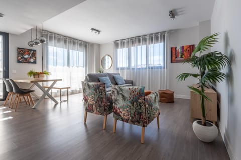 TV and multimedia, Living room, Dining area