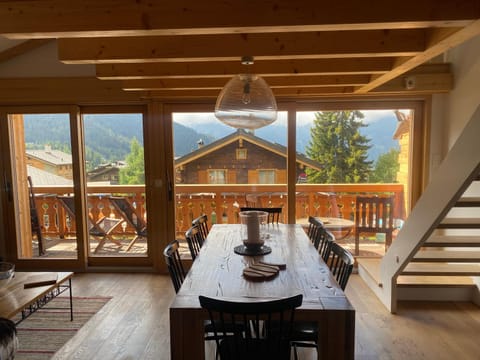 Verbier Sunny apt, fabulous view & balcony, sleeps 8 Apartment in Riddes