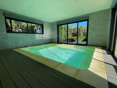 Swimming pool, Swimming pool