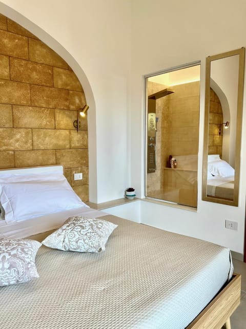 Shower, Bedroom