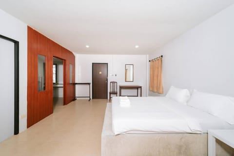 Baan Gatto Bed and Breakfast in Khuekkhak