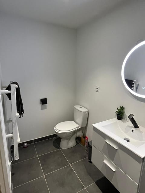 Superbe appartement avec parking gratuit sur place Apartment in Bourgogne-Franche-Comté